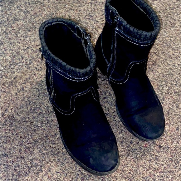 Shoes all these 30 $ size 8.5 ,9 - Picture 2 of 3